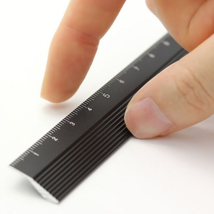 Midori Aluminum Ruler, Detail 2